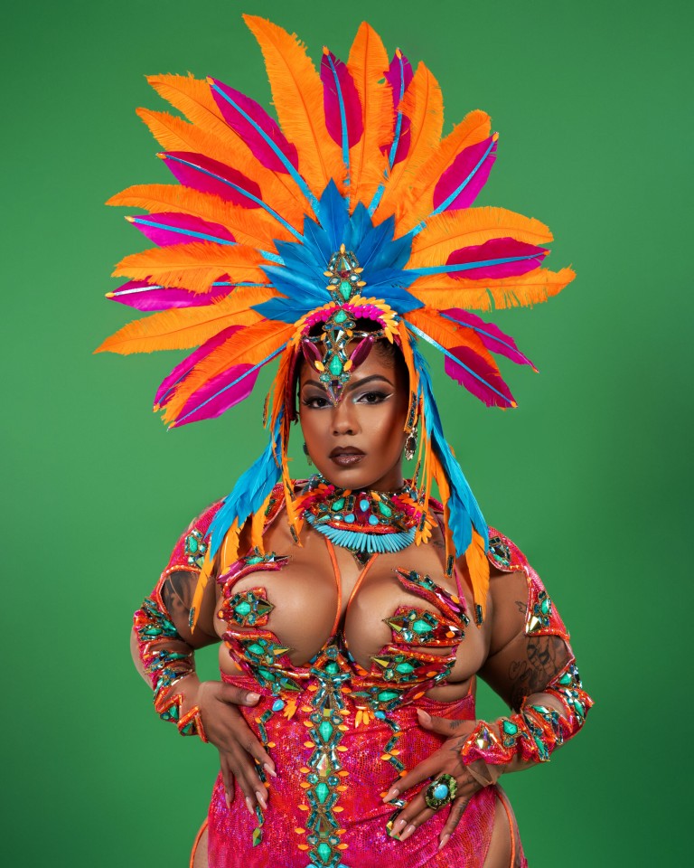 Vibrancia_Full Coverage Close-up with Crown
