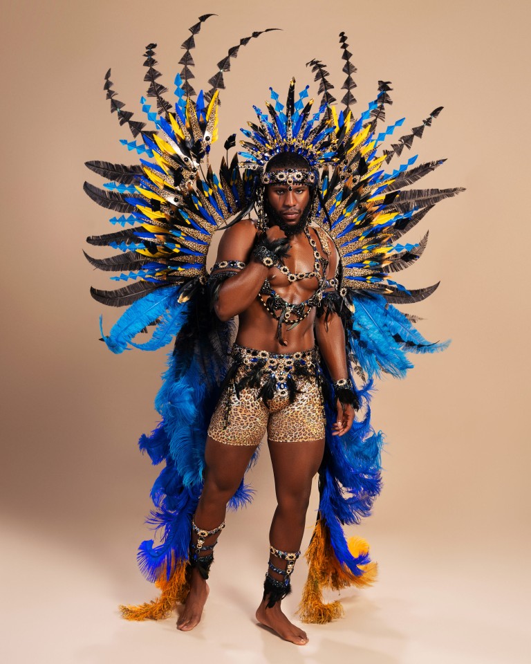 Ngoni_Male (Tights) with Crown & Large Backpack